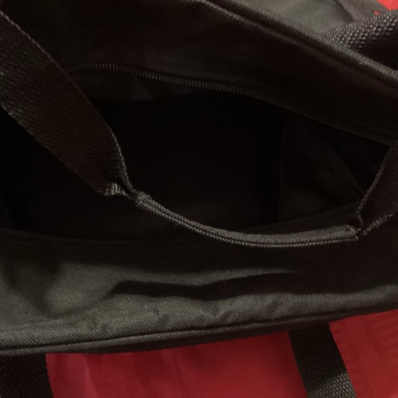 Globus black travel bag zip close top, zip pocket & mesh holders on front - Picture 5 of 6